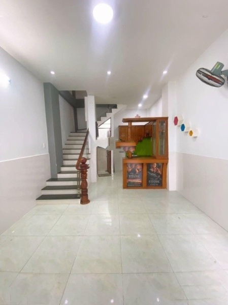 Cần vốn bán gấp căn nhà 3 tầng tại Đường Huỳnh Mẫn Đạt, Phường 2, Quận 5, Hồ Chí Minh